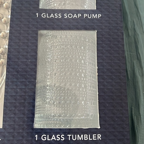 🚿 Nueva 5 piece bathroom set - Picture 3 of 6